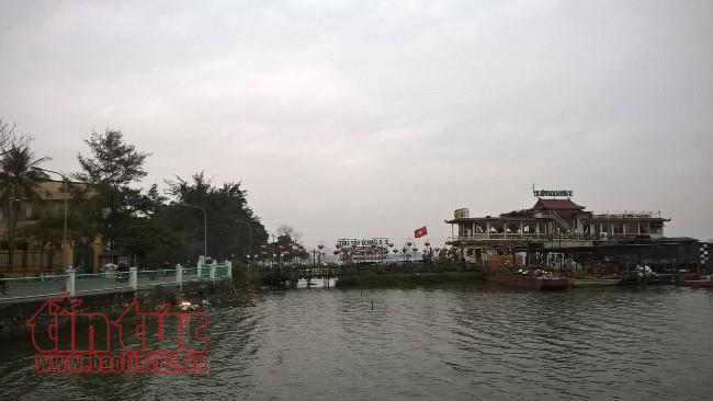 Ngày 24/2, tiếp tục cưỡng chế phá dỡ nhà nổi, du thuyền trên Hồ Tây ảnh 4